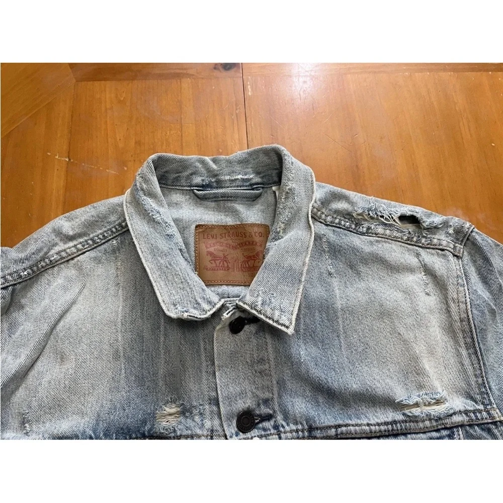 Levi’s Men’s Trucker Jacket XXL Distressed Denim Soft Broken-In Feel 25x29 - Picture 10 of 16